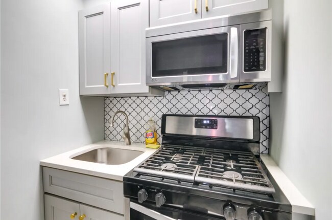 Foto del edificio - 3701 Connecticut Ave NW