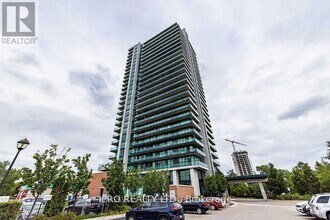 Building Photo - 100-1100 John St