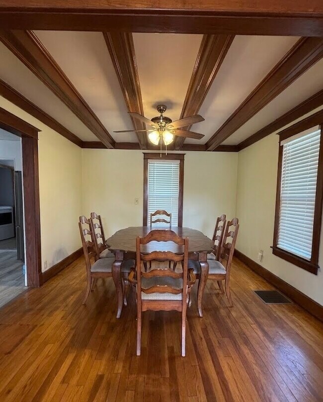 Foto del edificio - 3215 Stack Ave