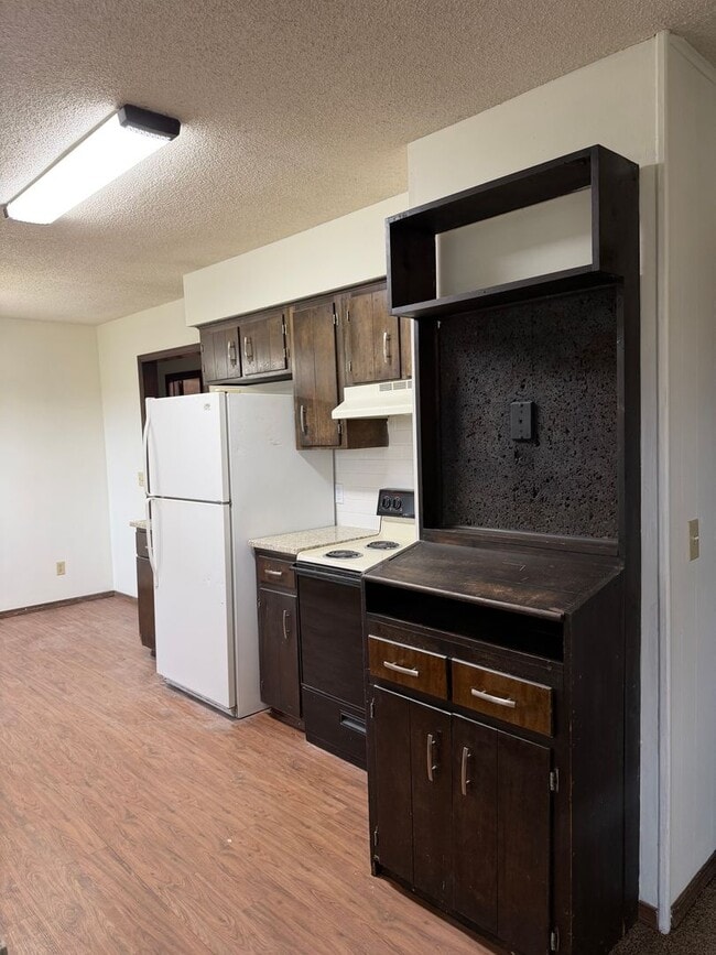 Foto del edificio - Newly updated 3 bedroom house with fenced ...