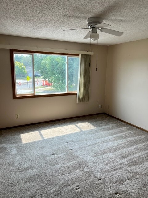 Foto del edificio - 14453 Hayes Rd