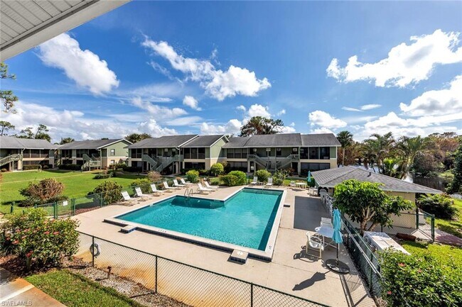 Foto del edificio - 5501 Rattlesnake Hammock Rd