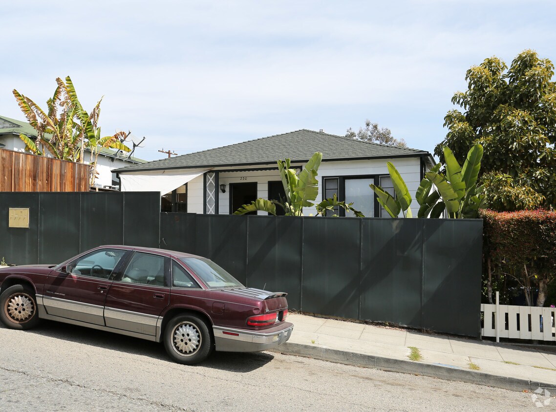 Foto del edificio - 230 4th Ave
