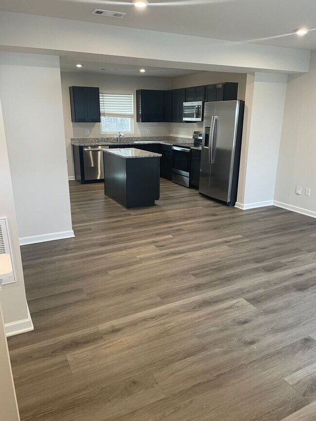 Foto del edificio - Stunning 3BR 3BA Home w/ Private Patio • Full Appliance Suite • Wooded-View Patio in Nashville