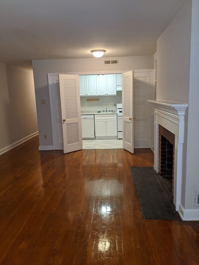 Foto del edificio - 945 25th St NW