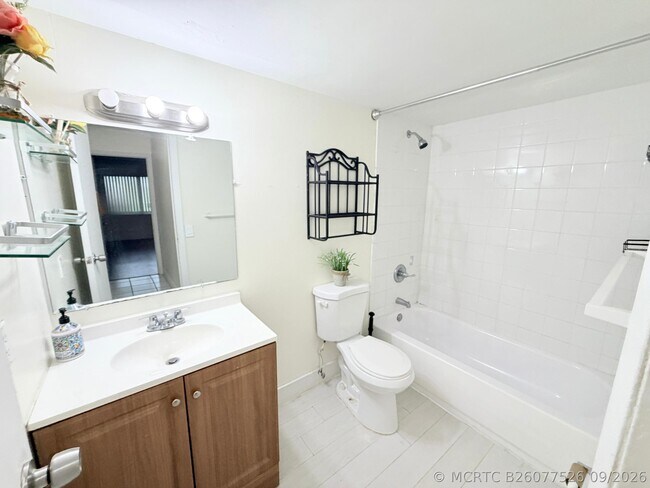 Foto del edificio - 505 NW 177th St