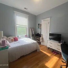 Foto del edificio - 1407 W Addison St