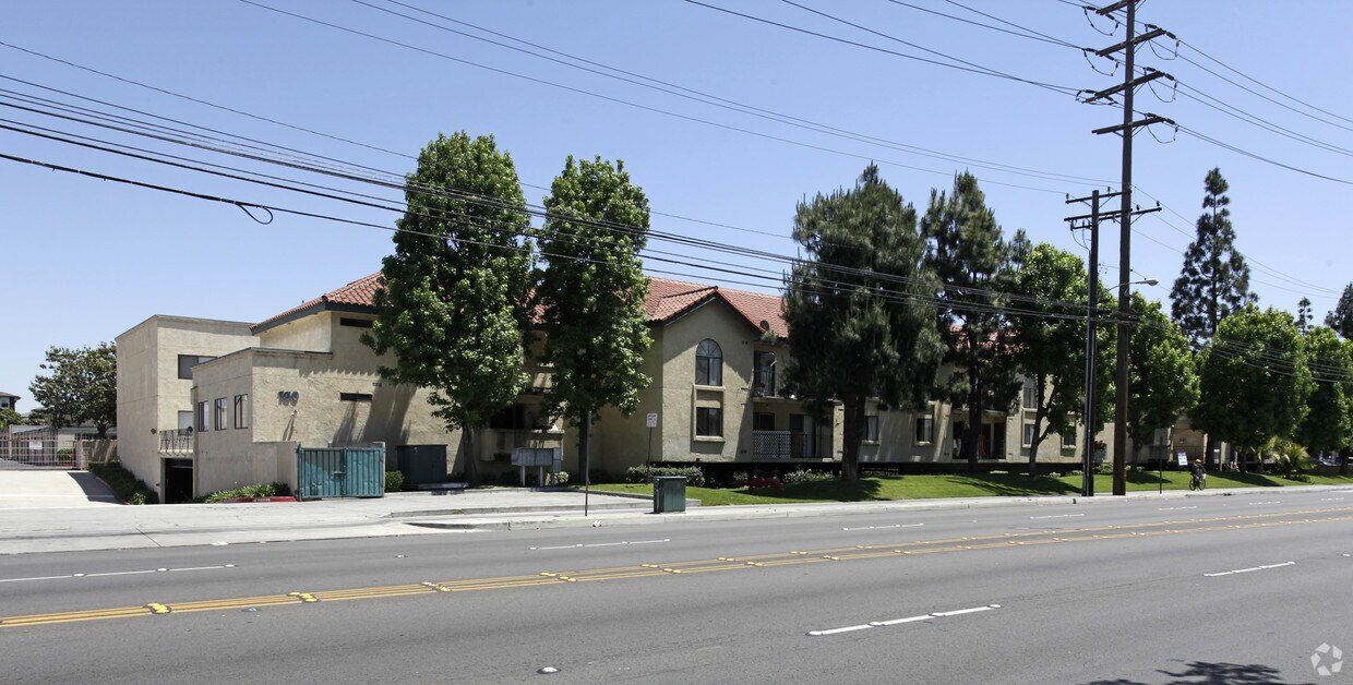 Primary Photo - Mesa Villa
