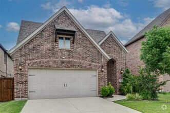 Building Photo - 4545 El Paso Dr