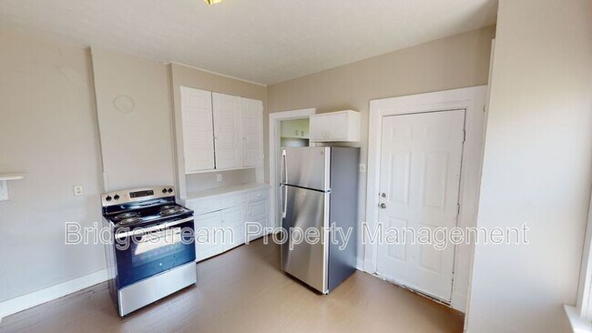 Foto del edificio - 808 Huffman Ave