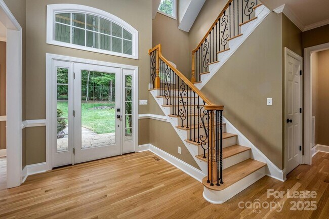 Foto del edificio - 112 Cedar Bluff Ln