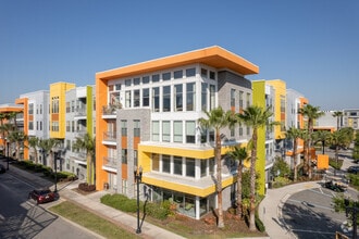 Building Photo - Brooklyn Riverside