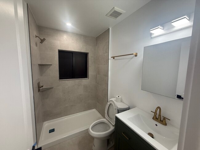 Building Photo - 203 Columbus Pky