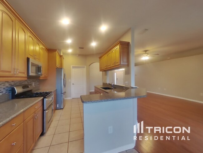 Building Photo - 24409 Breezy Oak Ct