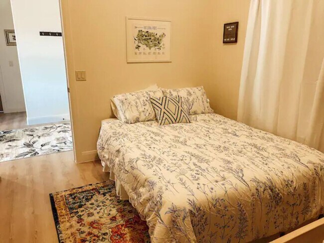 Foto del edificio - 6 Bedroom Home In Apple Valley!
