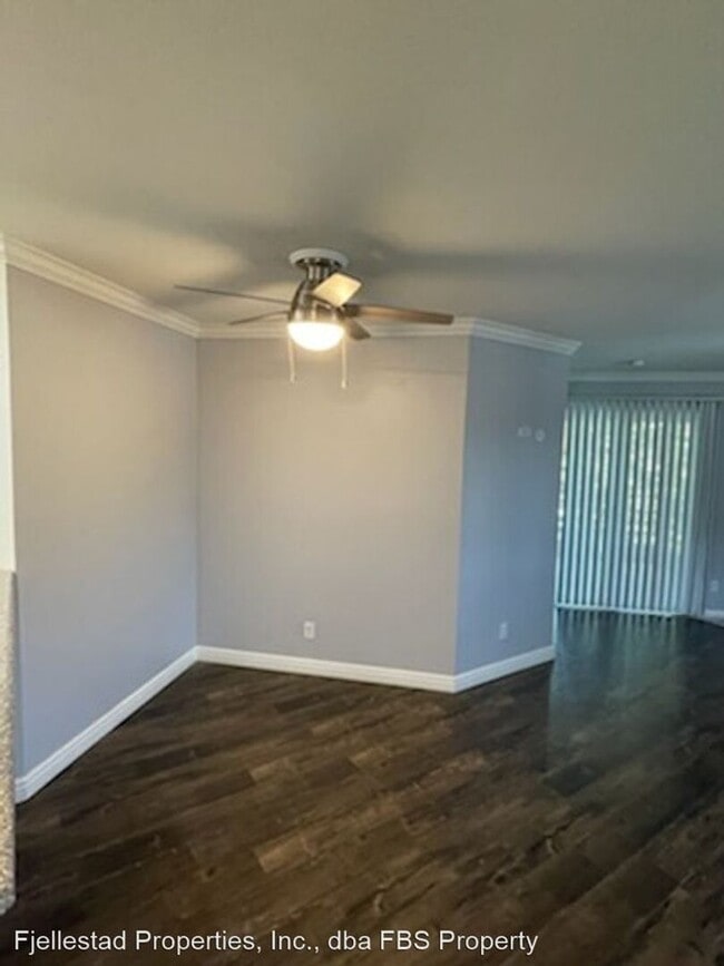 Building Photo - $800 OFF FIRST MONTHS RENT for this Bright...