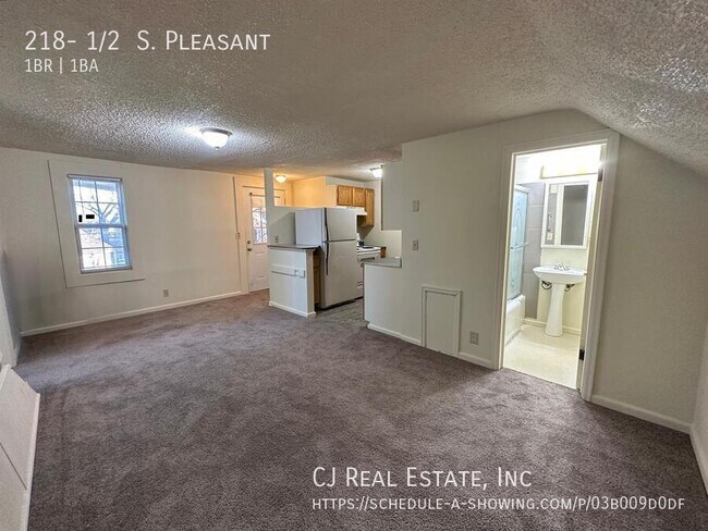 Foto del edificio - 218- 1/2  S. Pleasant-