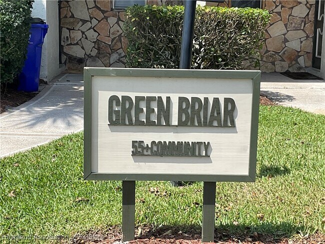 Foto del edificio - 3641 Edgewater Dr