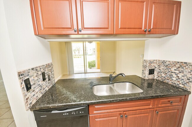 Building Photo - 157 Yacht Club Way