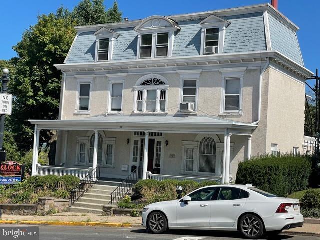 Foto del edificio - 147 N Main St