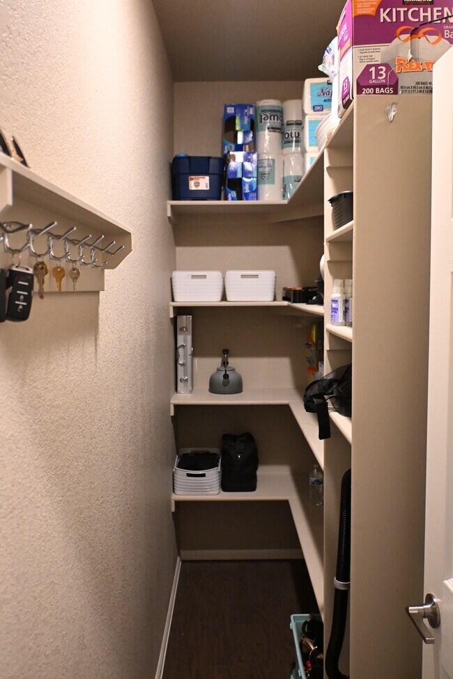 Foto del edificio - 1986 Shadow Creek Dr