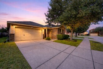 Building Photo - 1010 Hummingbird Point Ln