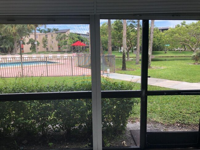 Foto del edificio - 2306 S Cypress Bend Dr