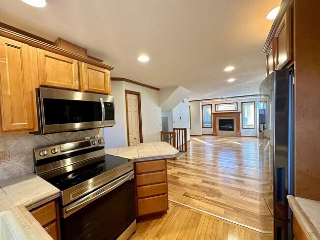 Foto del edificio - Appealing 2 bed / 1.5 bath townhouse in Greenwood/N Seattle with wood flooring