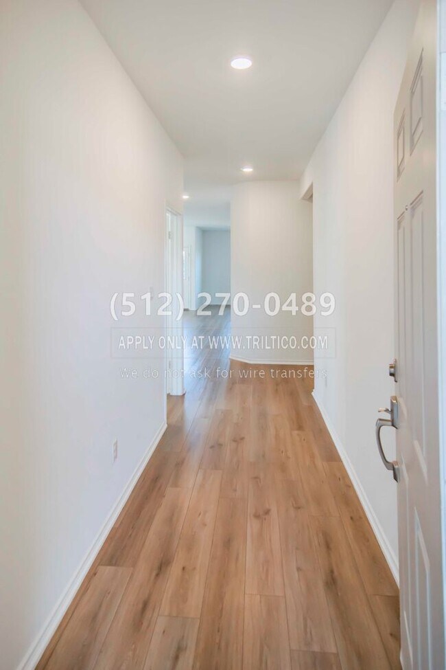 Building Photo - Leander Dream Home