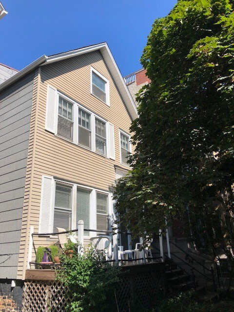 Building Photo - 1138 W Wolfram St