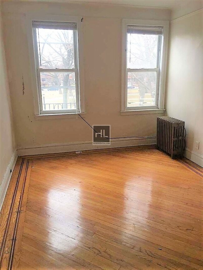 Foto del edificio - 1417 Albany Ave