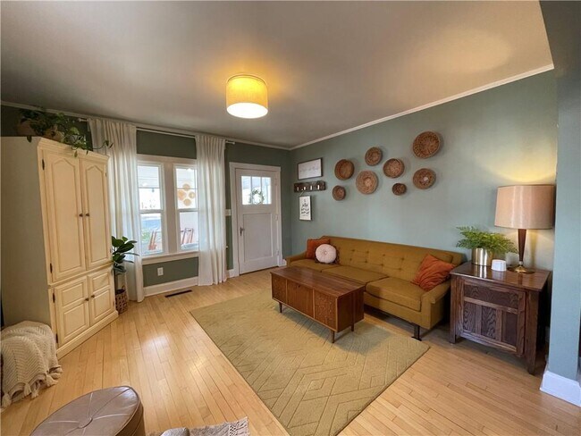 Foto del edificio - 522 W Cedar St