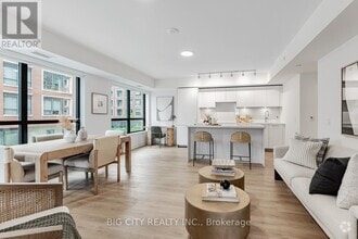 Building Photo - 36-336 Brentcliffe Rd