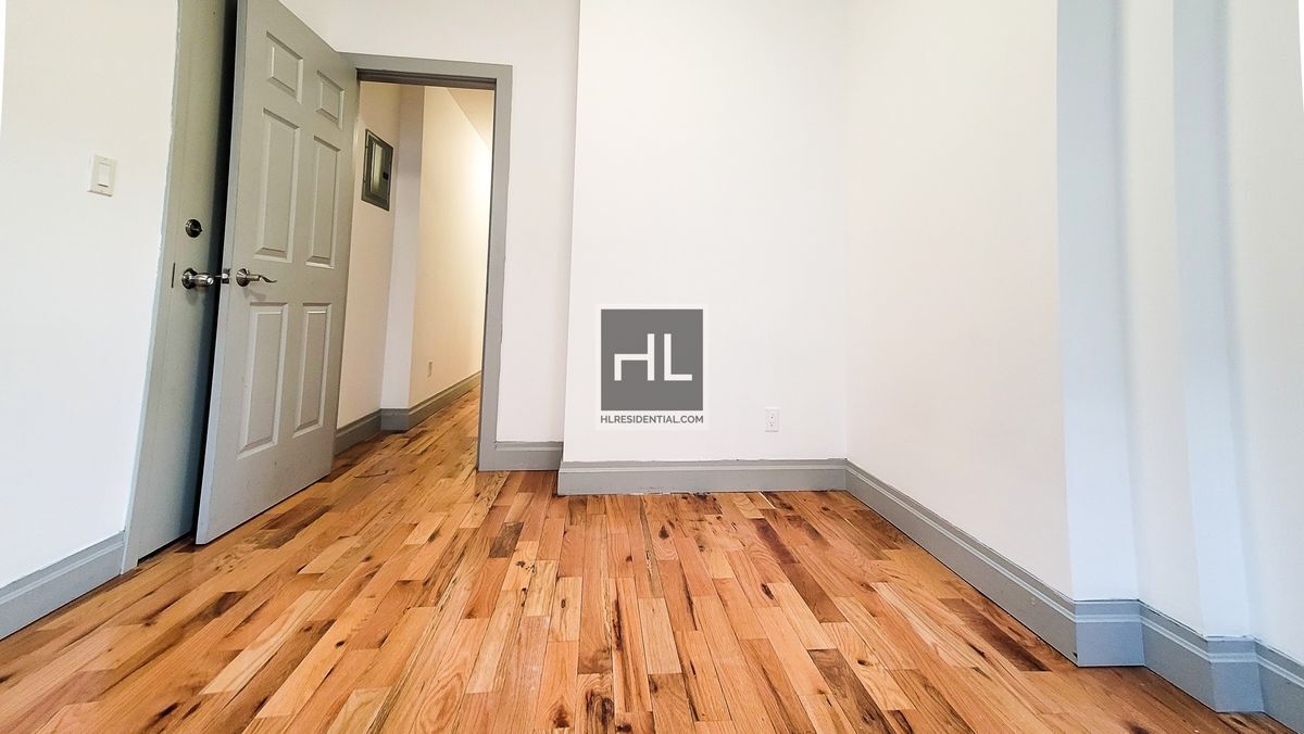 Primary Photo - HARMAN STREET / Spacious 1-Bed 1 Bath / Gr...