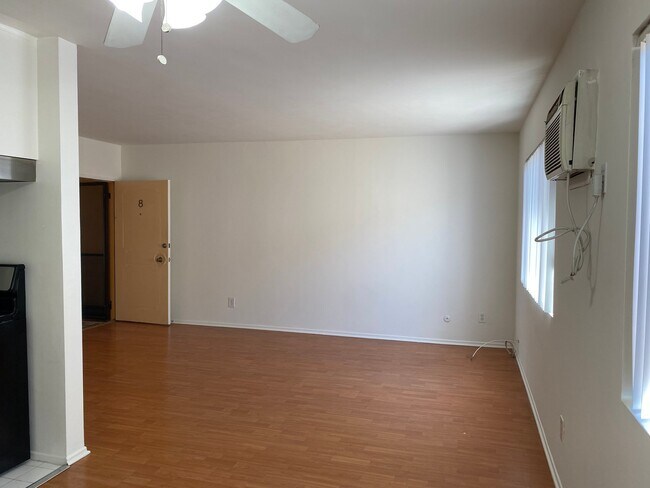 Foto del edificio - 5923 Gregory Ave