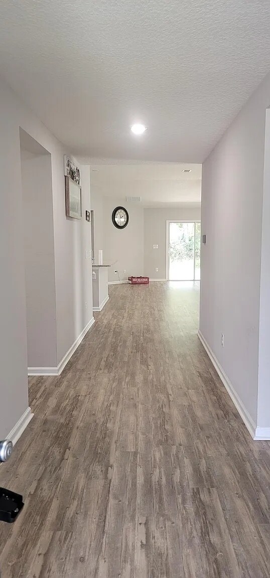 Foto del edificio - 7747 Sunnydale Ln
