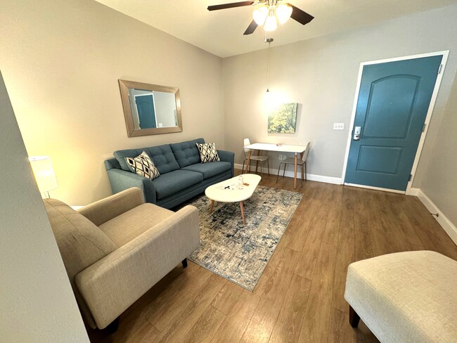 Rey 1B - The Acorn Suites -Premium Extended Stay Hotel
