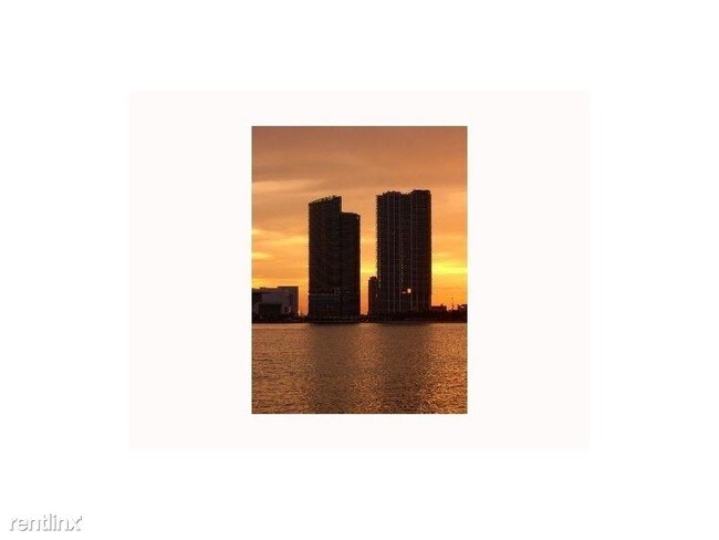 Building Photo - 888 Biscayne Blvd