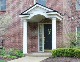 Building Photo - 5698 Wellesley Ln