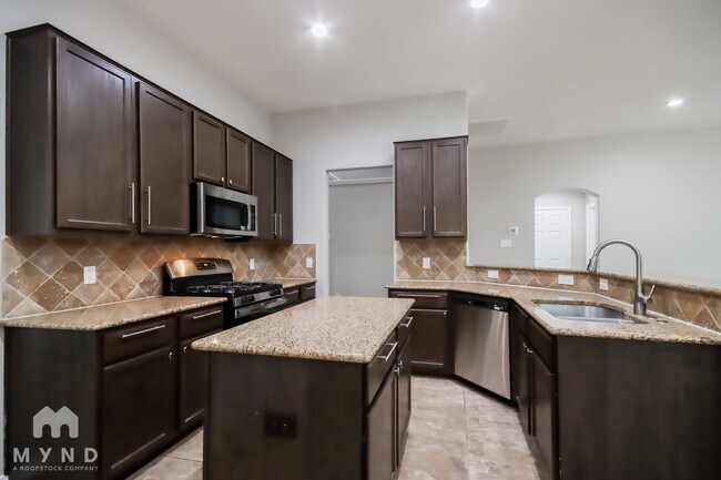 Foto del edificio - 20818 Falcon Hill St