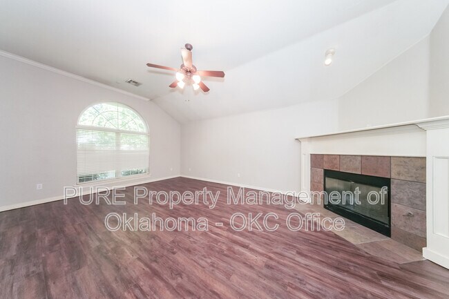 Building Photo - 7921 Azurewood Dr