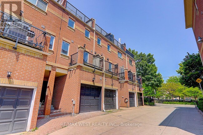 Photo du bâtiment - 20 Azzarello Ln