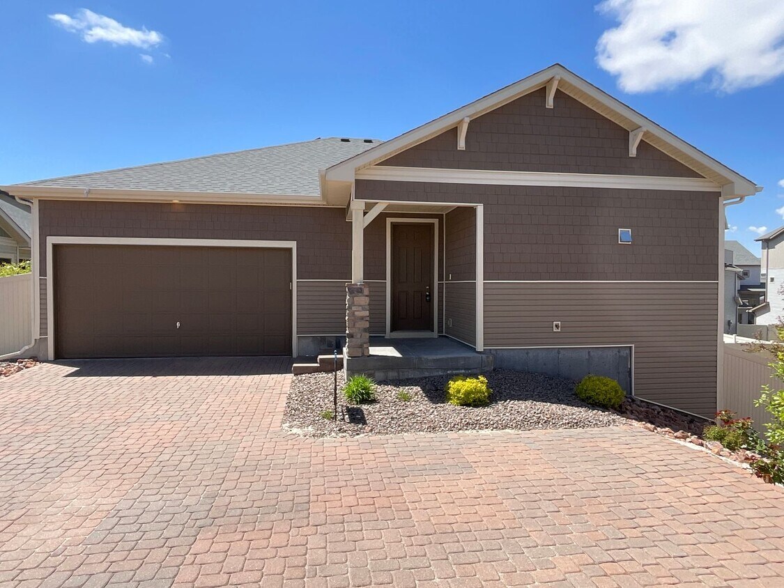 Primary Photo - 3 Bedroom Home Available Near Marksheffel ...