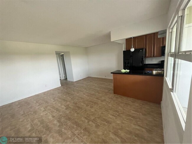 Foto del edificio - 1425 Arthur St