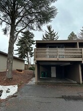 Building Photo - 762 W Oregon Ave