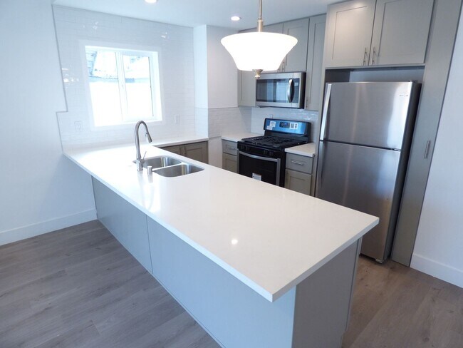 Foto del edificio - 1256 N Hobart Blvd