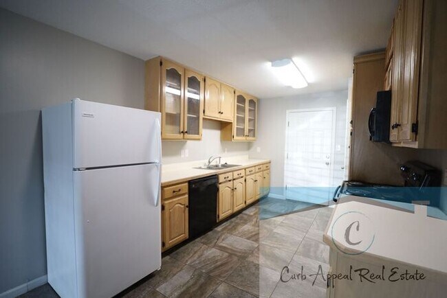 Foto del edificio - Spacious 2 bed /2 full bath apt