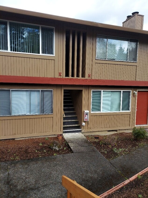 Primary Photo - Charming Two Bedroom Lower Level Flat Close to Downtown Vancouver