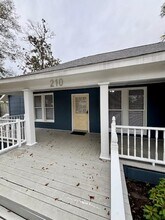 Building Photo - 210 E Phillips St