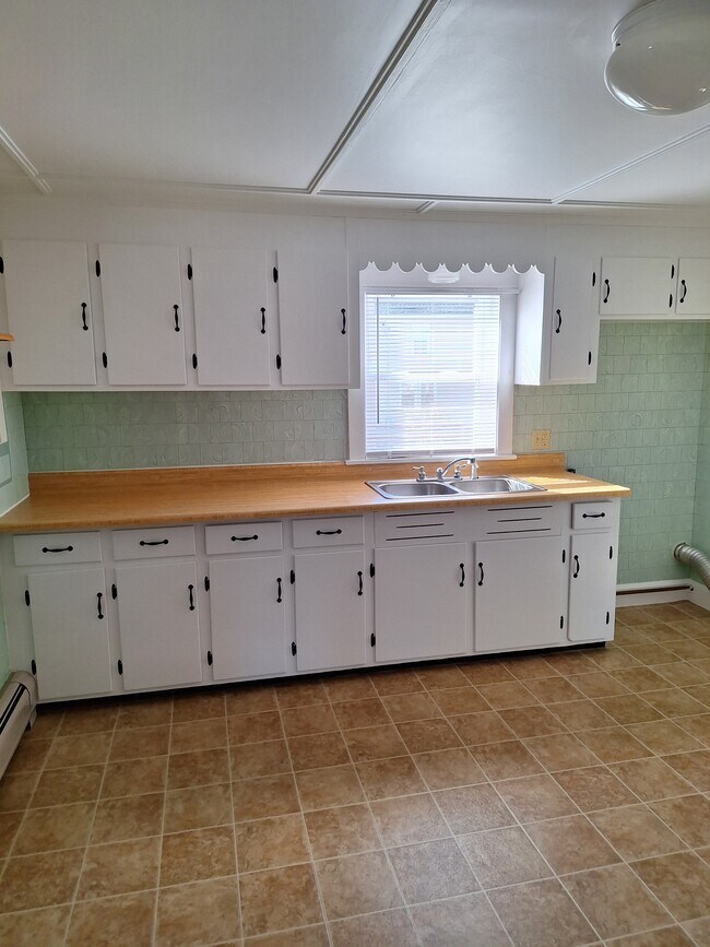 cocina - 96 Western Ave